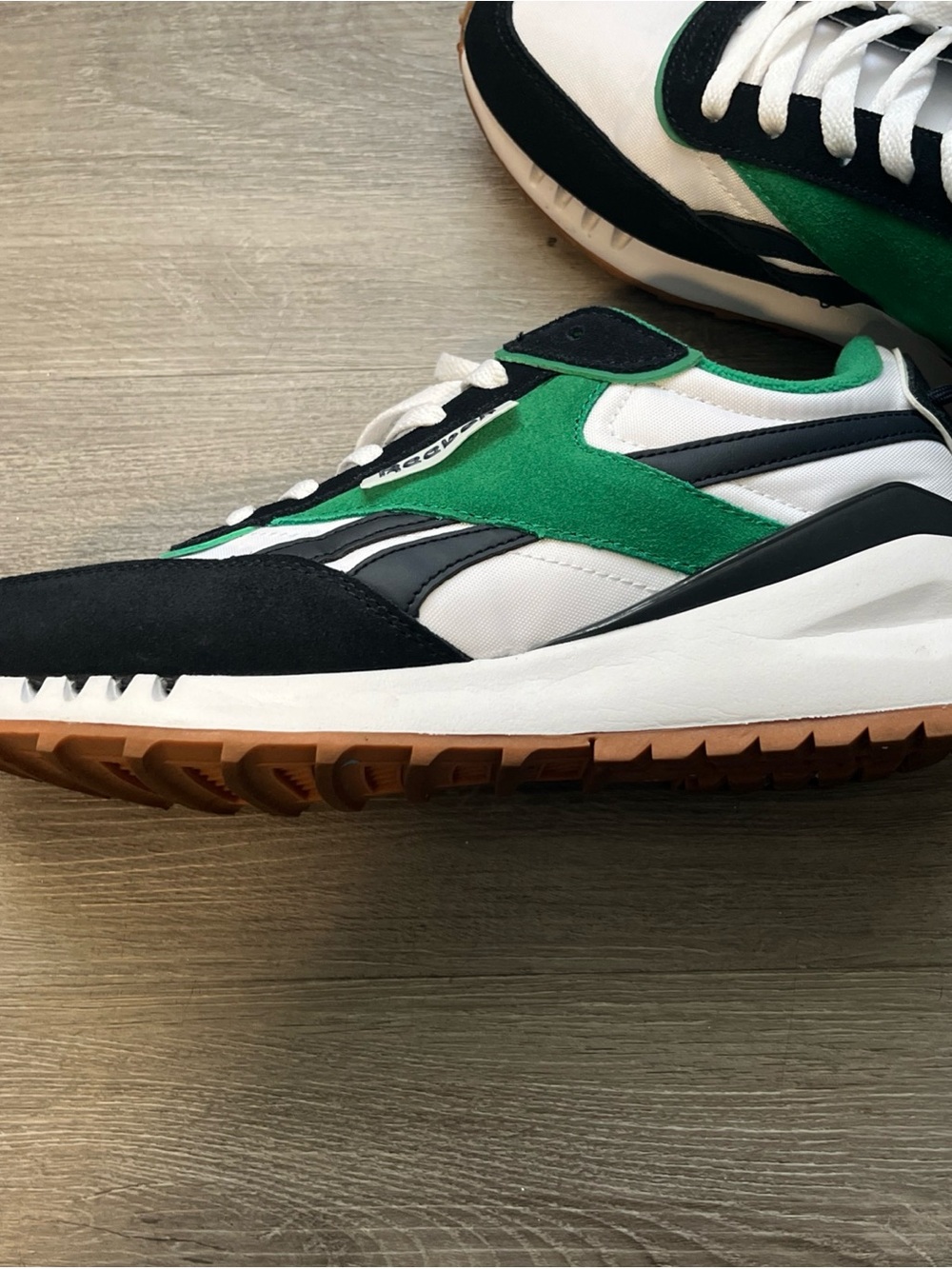 Reebok Men's White, Green & Black Retro Runner - Picture 4 of 8